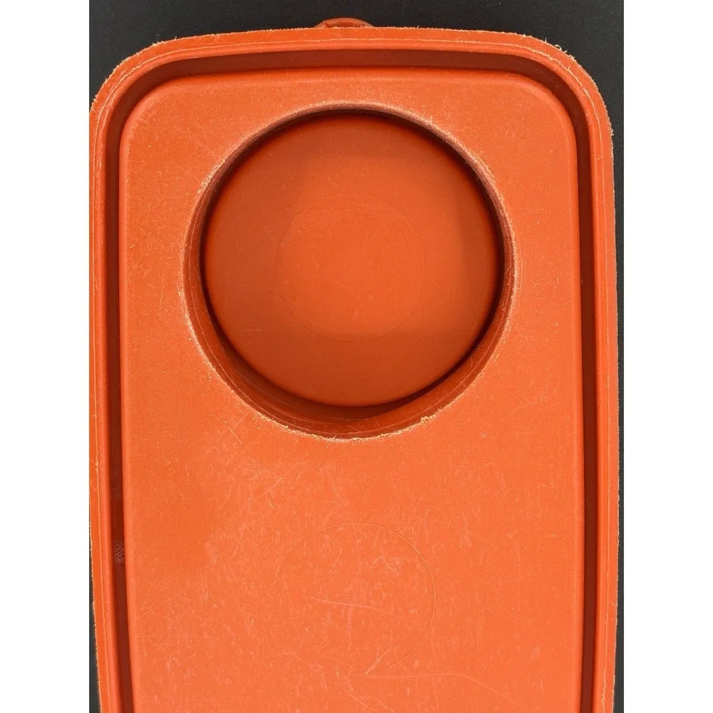 VGT Tupperware Red Replacement Lid 470-18